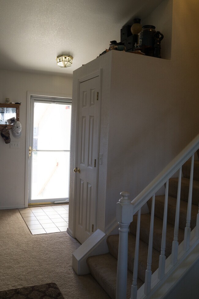 Building Photo - Evolve Real Estate: Fantastic Home with La...