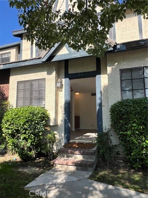 Building Photo - 709 W Duarte Rd