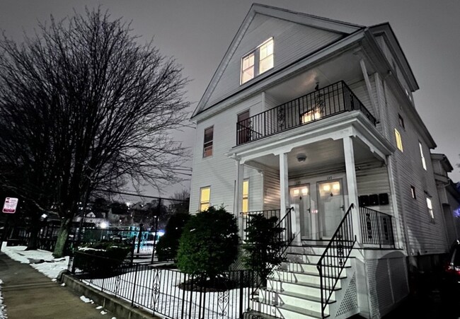 Building Photo - 137 Florence St