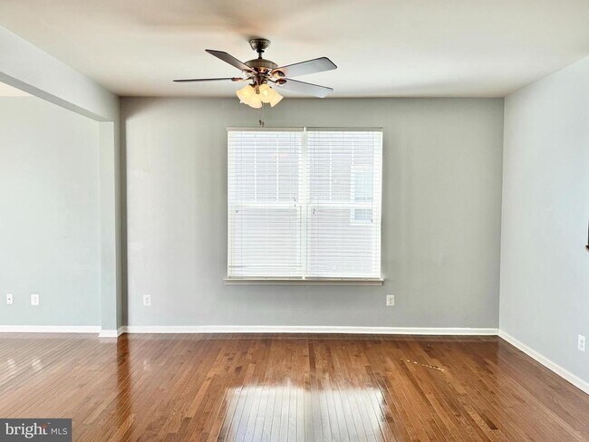 Foto del edificio - 7 Coulter Ln