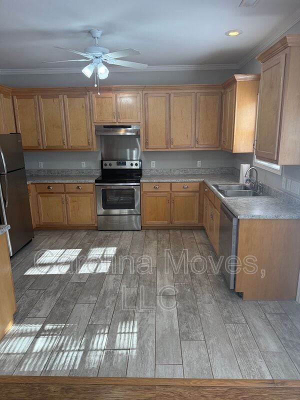 Building Photo - 105 Bismark Dr