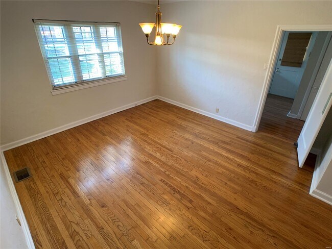 Building Photo - 8008 Orlando Dr