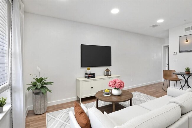 Foto del edificio - 2302 East Side Dr