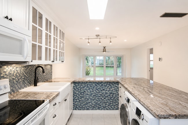 Building Photo - 13741 Flora Pl