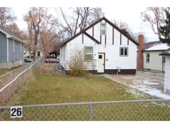 Building Photo - Charming 1 Bed / 1 Bath Duplex  Dog-Friend...
