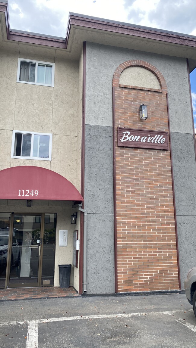 Building Photo - 11249 Greenwood Ave N