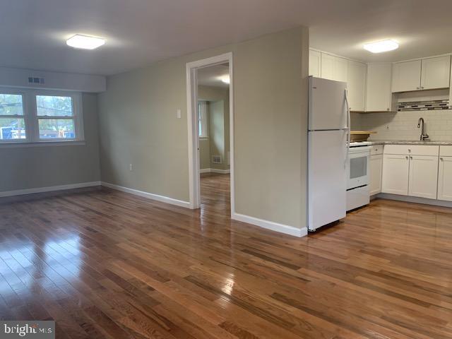 Building Photo - 305 American Way