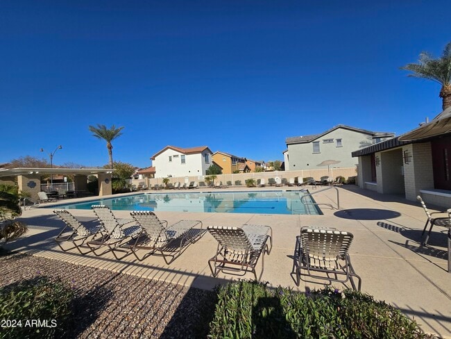 Building Photo - 3538 E Carla Vista Dr