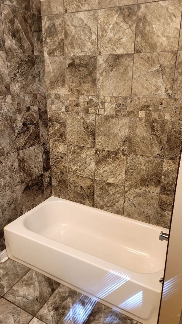 Foto del edificio - Newly listed Cottage style home with large back yard and off street parking