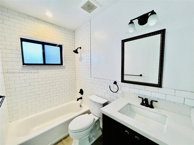 Foto del edificio - 36 NW 52nd St