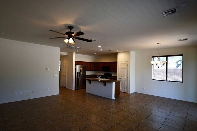 Foto del edificio - 4 Bed 2.5 Bath in Power Ranch! Hurry on this one, Corner lot!