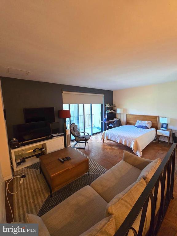 Foto principal - 2201 L St NW