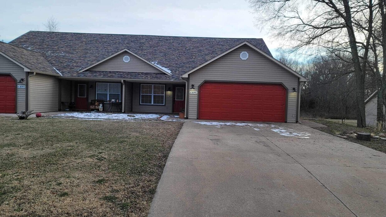 Primary Photo - 63091 E 293 Rd