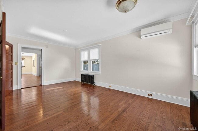 Building Photo - 35 Birch St