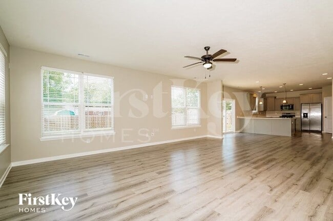 Building Photo - 3370 S Cordell Rd