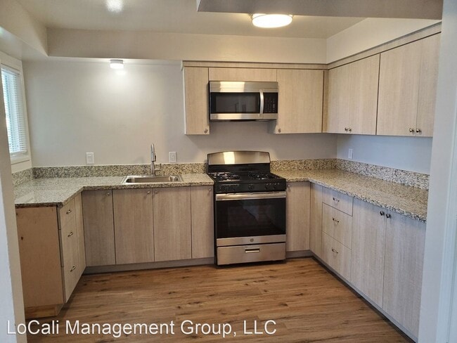Building Photo - 1328 N Sunshine Way