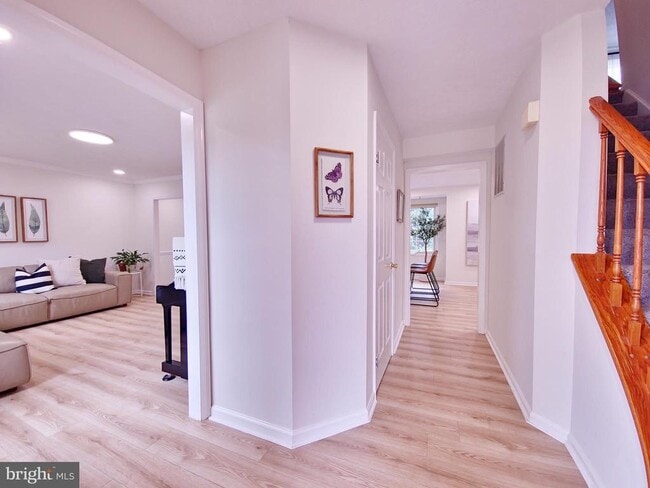Building Photo - 10917 Outpost Dr