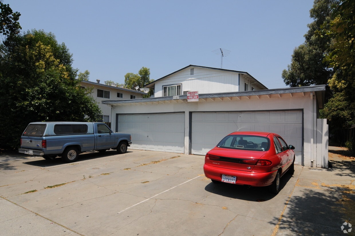 Building Photo - 1147 West Hamilton