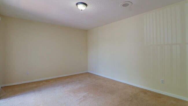 Foto del edificio - 15206 W Pond Woods Dr