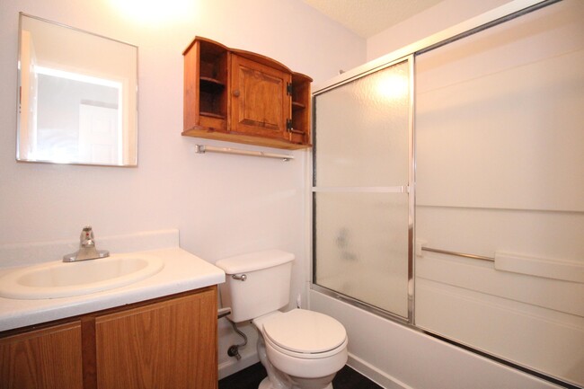 Building Photo - Stunning 3 Bedroom - 2.5 Bath Home for Rent!