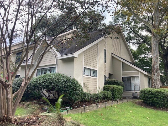Fully furnished all-inclusive 3 bedroom 2.5 bath town home- walk to Mt Pleasant Memorial Park - 359 Spoonbill Ln