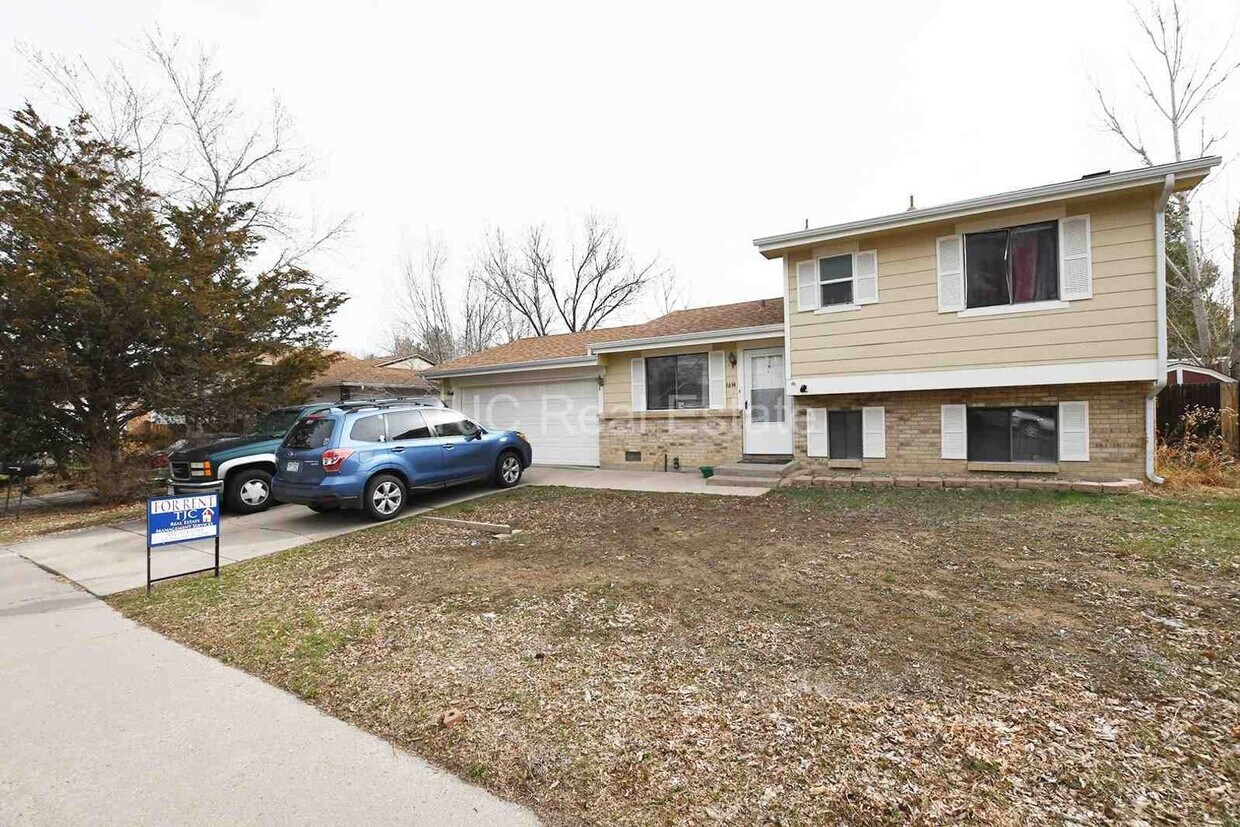 Fenced Backyard! - Fenced Backyard!
