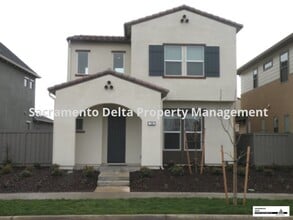Building Photo - 133 Fonseca St