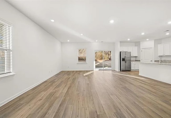 Photo - 942 Evergreen Rd House