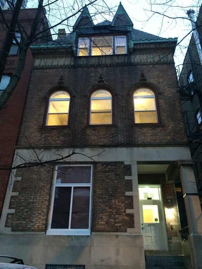 Foto del edificio - 423 W Saint James Pl