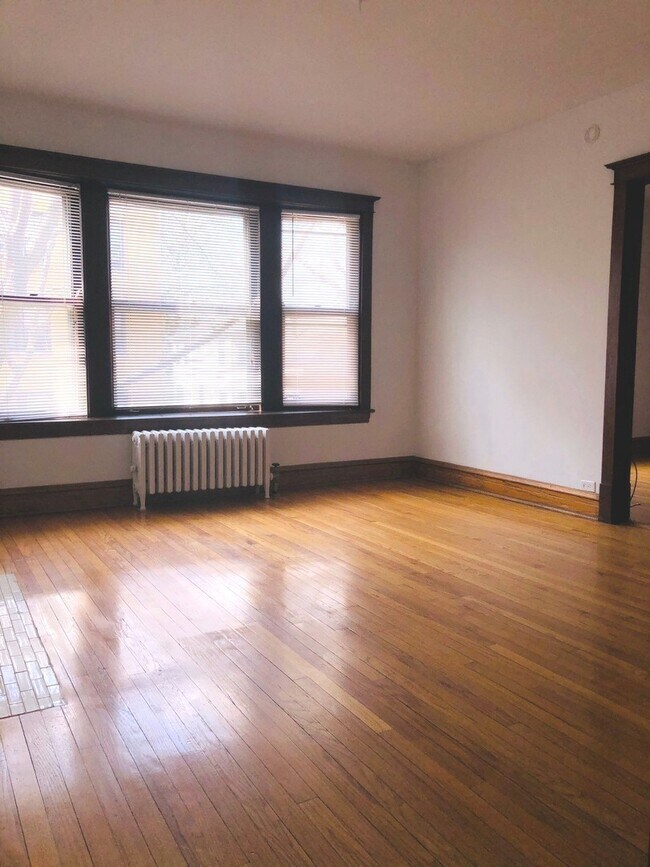 Foto del edificio - 3611 N Seeley Ave