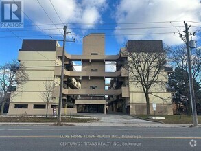 Building Photo - 665-665 Kennedy Rd