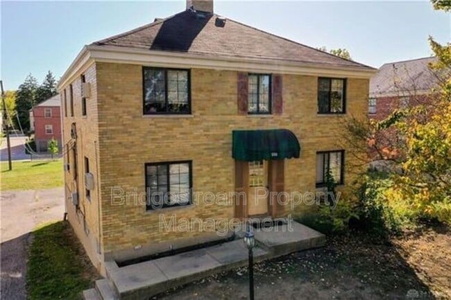 Photo - 550 Wiltshire Blvd House