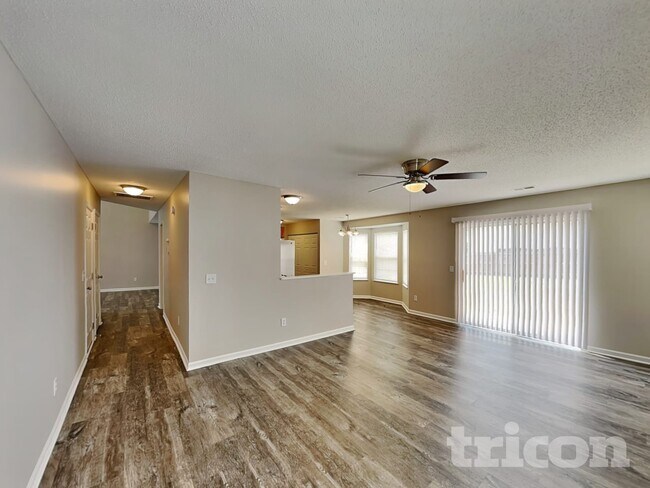 Foto del edificio - 136 Cherry Laurel Dr