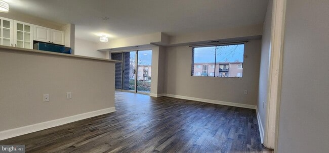 Foto del edificio - 1600 Renate Dr