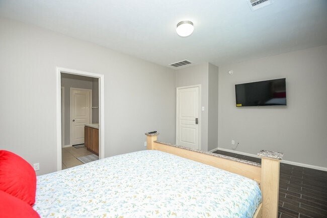 Foto del edificio - 3318 Grand Cane Ln