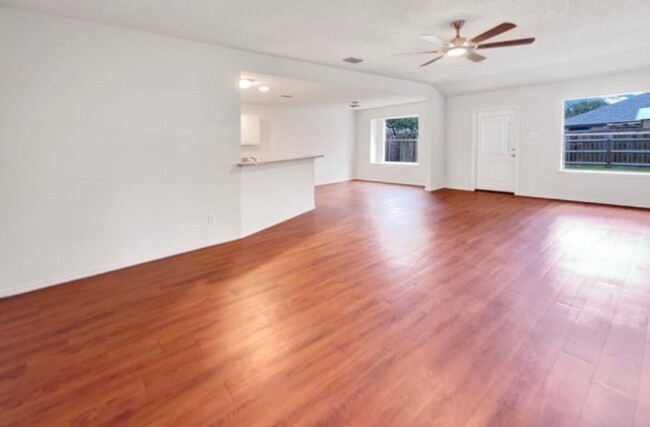 Foto del edificio - 2094 Ridgewood Cir