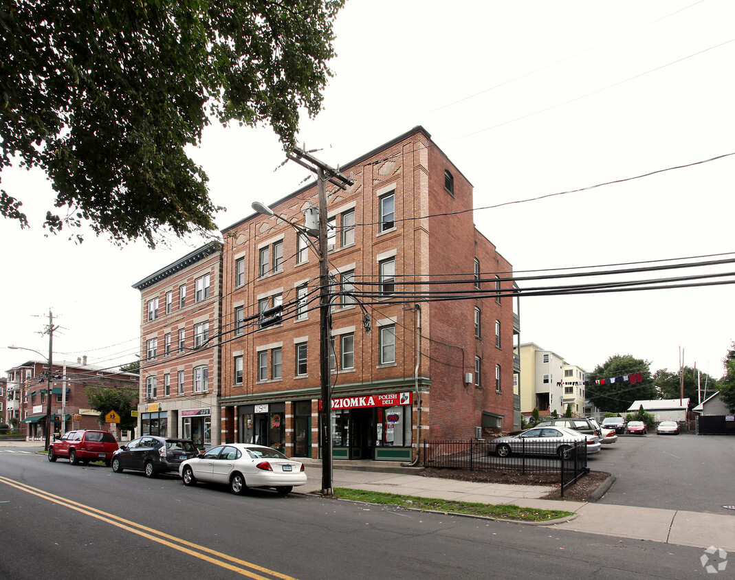 Building Photo - 157 Broad St