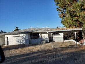 Building Photo - 1726 Kimberly Dr