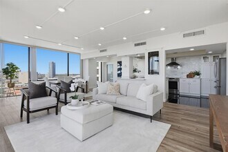 Building Photo - 15 Greenway Plz