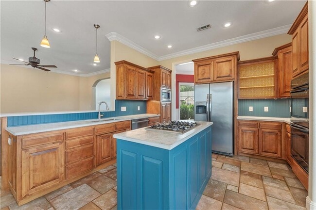 Building Photo - 501 SE Eaton St