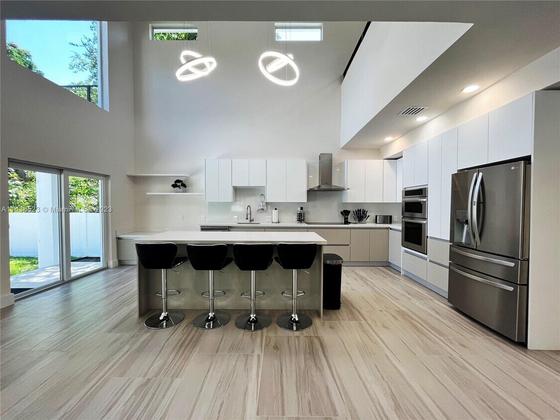 924 NE 109th St, Biscayne Park, FL 33161 House Rental in Biscayne