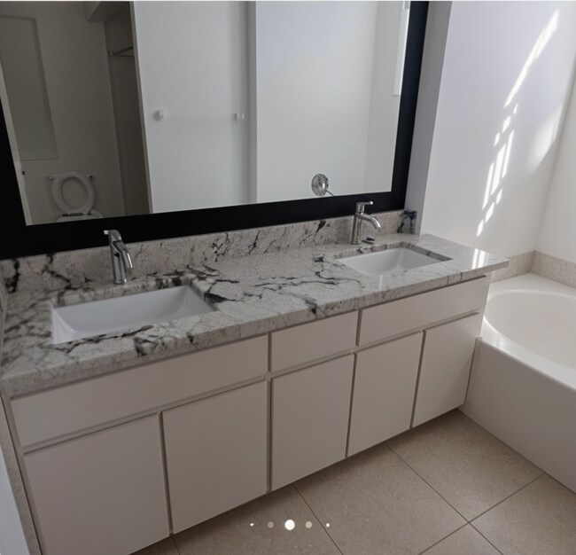 Foto del edificio - 3467 Everett Ave