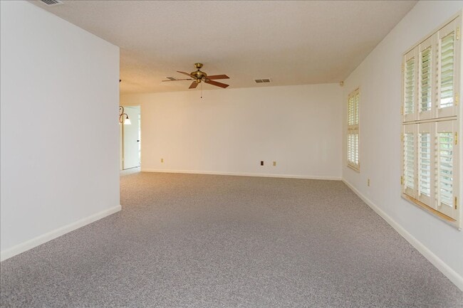 Building Photo - 1192 Lady Susan Dr