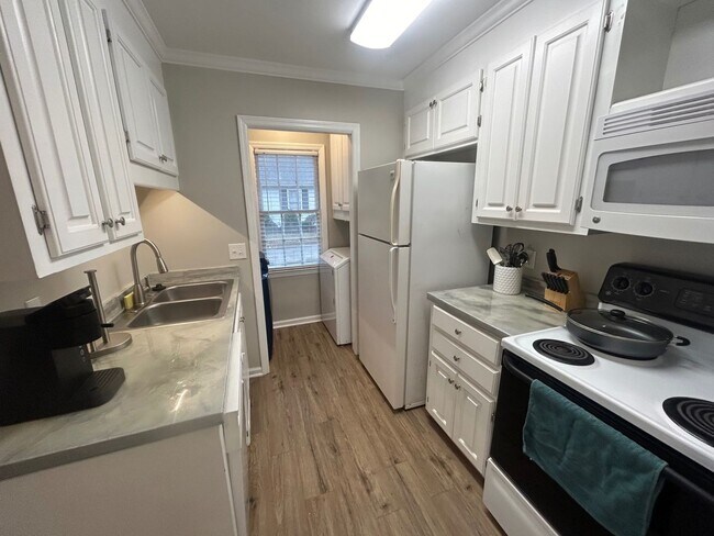 Foto del edificio - 33 Old Clayton Ct