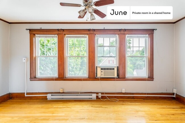 Building Photo - Room in Shared 4 bed/1.5 bath home