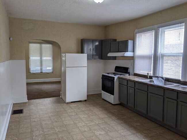 Foto del edificio - Near Eastside 5BR/2BA House