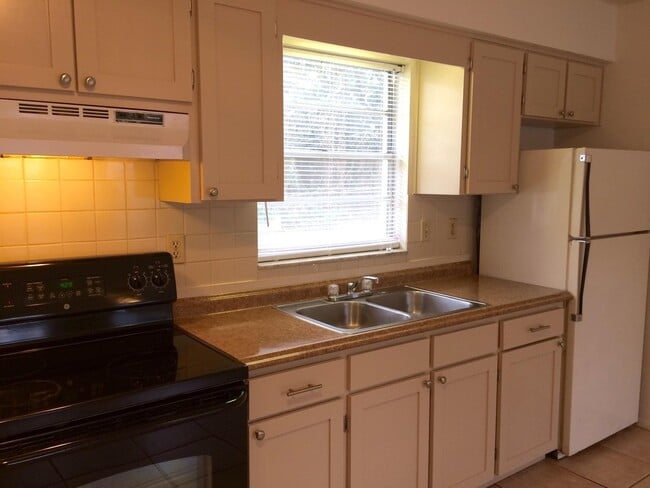 Building Photo - 1 bed/1 bath $949/month in Dade City!