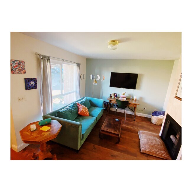 Living room, downstairs - 1222 Marionola Way