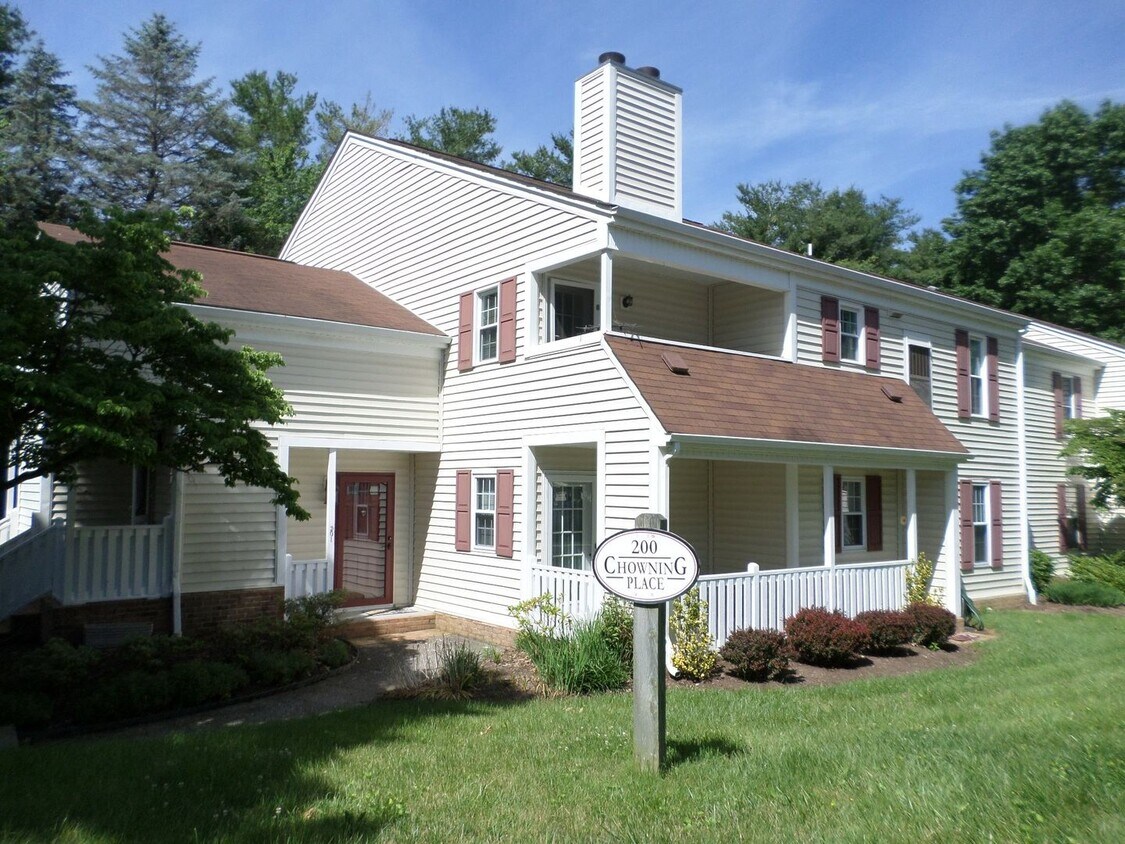 Building Photo - 2 Bedroom 2 Bath Condo 2 Car Garage