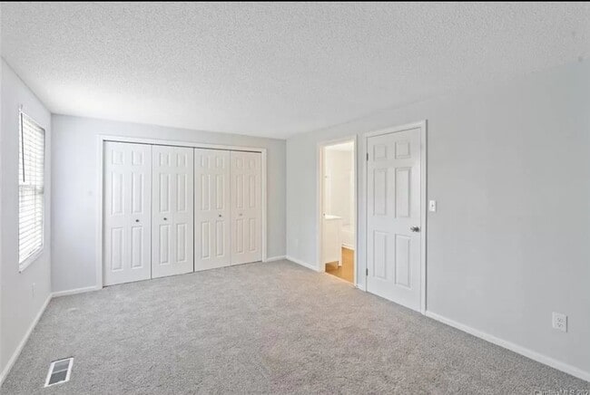 Building Photo - 144 Water Oak Dr